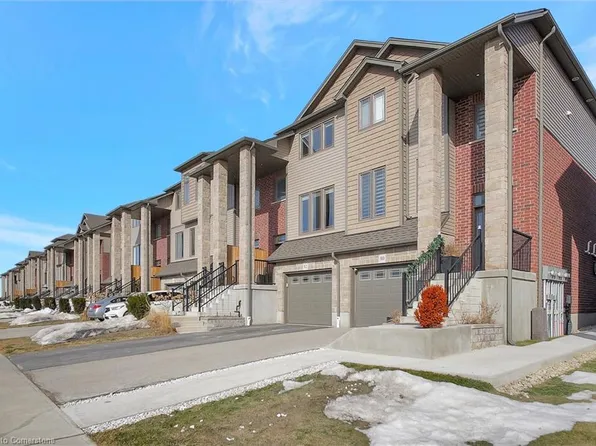 82 Loxleigh Ln, Woolwich, ON N0B 1M0