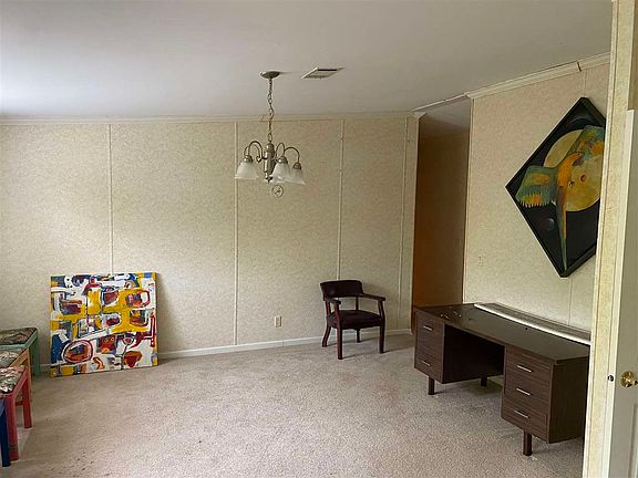 3rd image of 951 Casey Dr