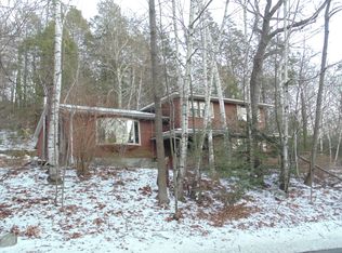 1273 General Knox Rd, Russell, MA 01071