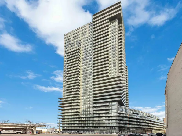 825 Church St #1707, Toronto, ON M4W 3Z4