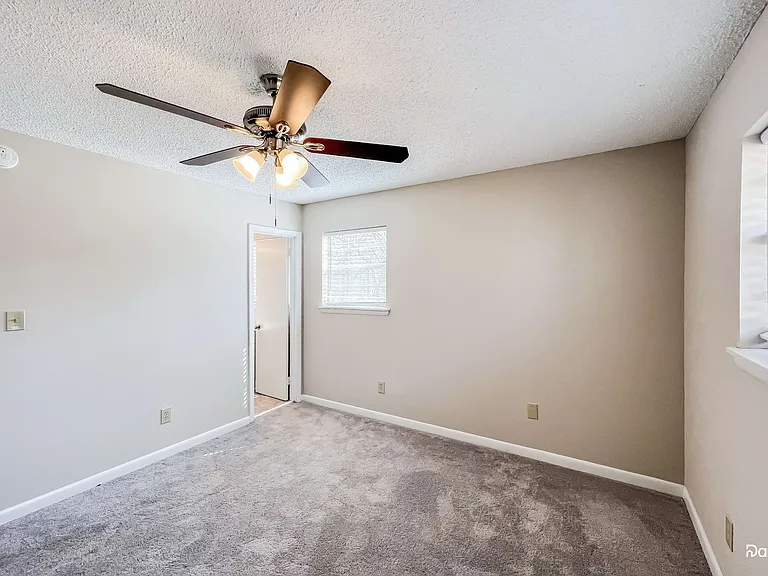 2539 Daly Dr — Photo 9
