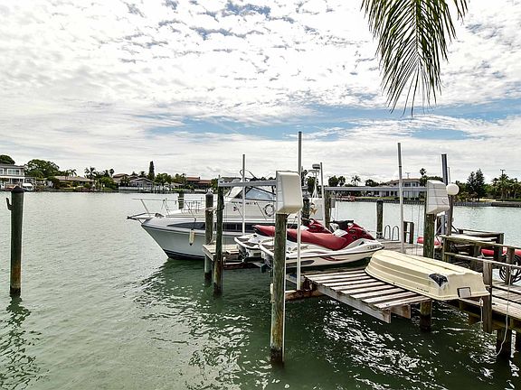 4th image of 2303 Bayshore Dr