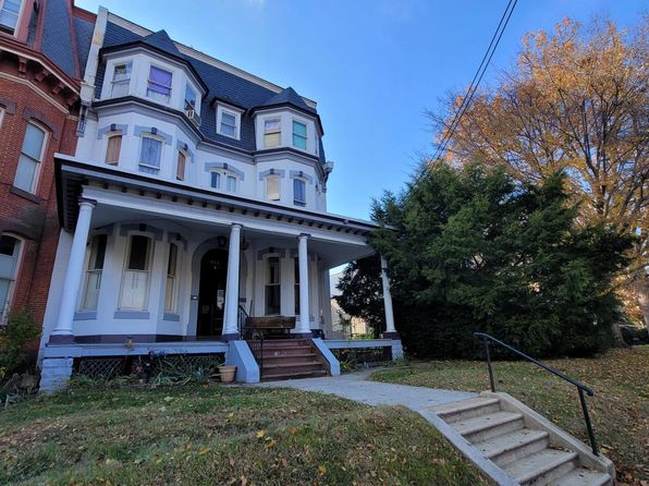 634 Centre Ave APT 4