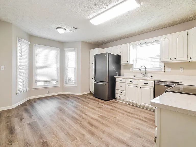 4805 Shallow Farm Dr — Photo 9