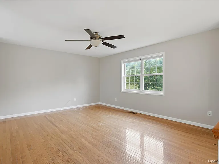 17 Watkins Dr — Photo 11
