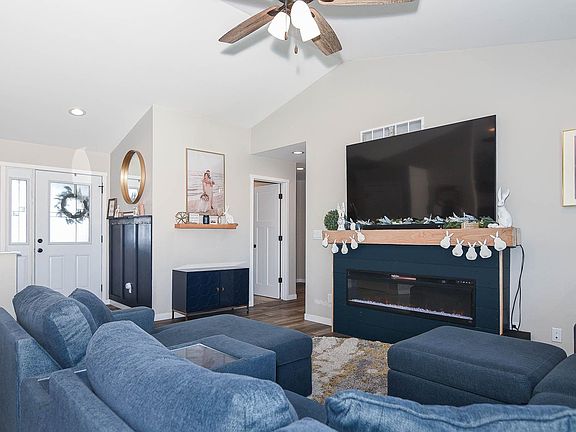 4th image of 609 Pimlico Way