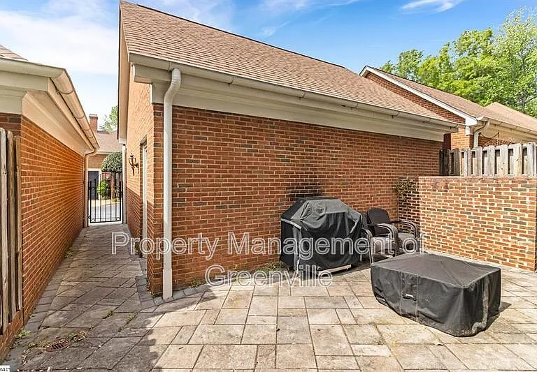 110 Kilkenney Ct — Photo 19