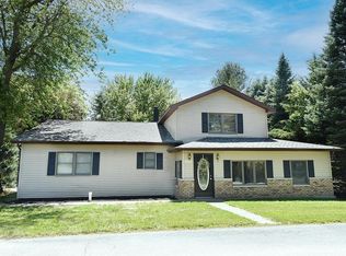 16032 County Road 52, Syracuse, IN 46567