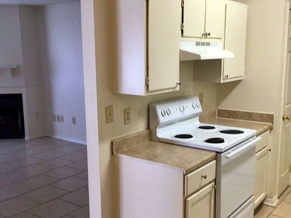 5th image of 2647 Amanda Dr #A-d