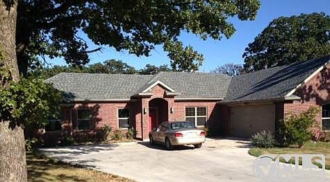 1st image of 824 Lake Crest Pkwy