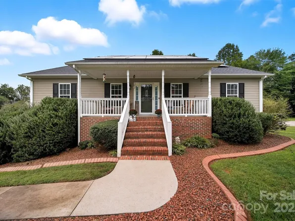 102 Cliffwood Dr, Hudson, NC 28638