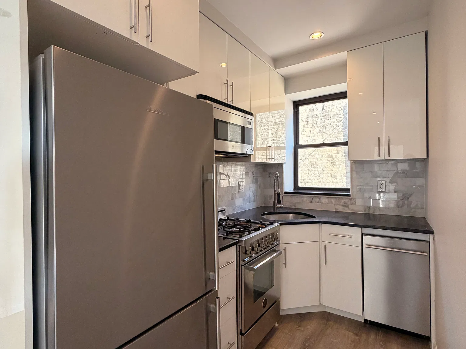 88 Second Avenue — Photo 3
