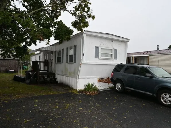 8 Francis St, East Wareham, MA 02538