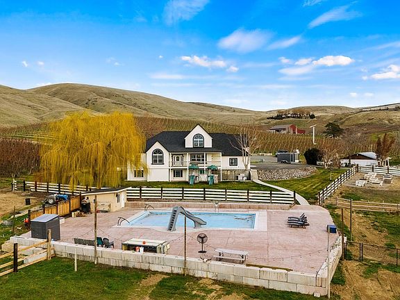 4th image of 321 Gangl Rd