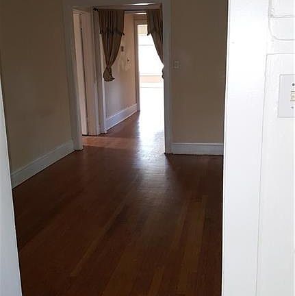 5th image of 2100 Hampton Blvd #2