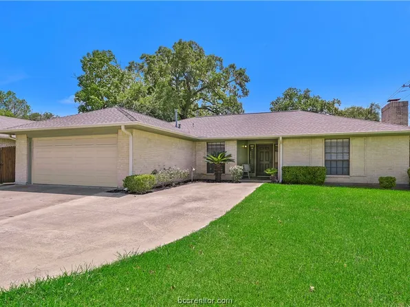 2800 Adrienne Dr, College Station, TX 77845
