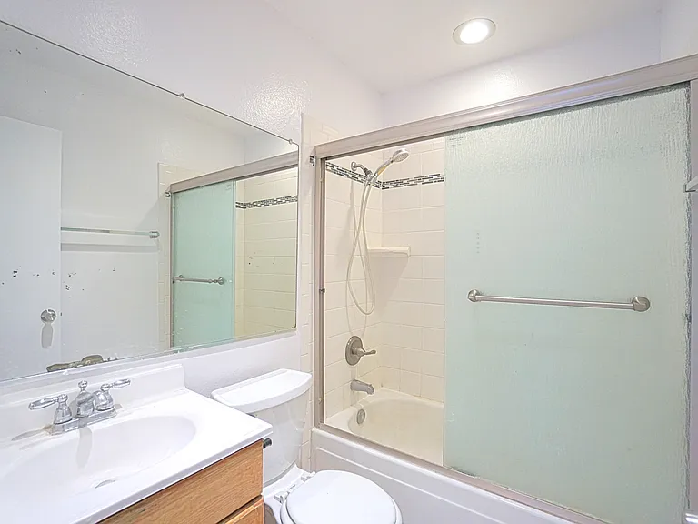 429 S New Ave #5 — Photo 9