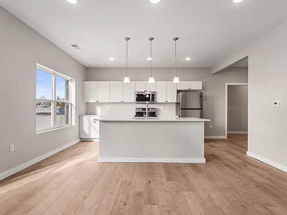5th image of 103 Saw Creek Dr #202