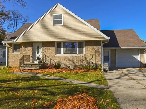 848 Redwood Dr, Green Bay, WI 54304