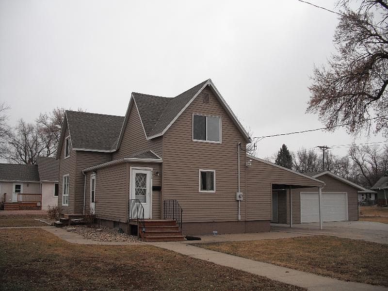 2nd image of 310 S 4th St