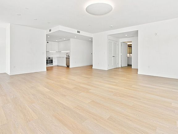 5th image of 1130 N Orange Dr #301