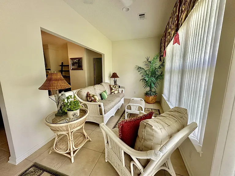 114 Landing Ln — Photo 12