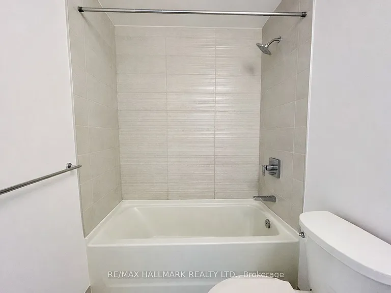 75 James St S #713 — Photo 9