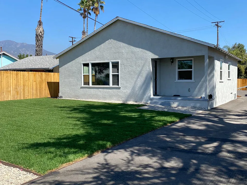 150 S Lotus Ave