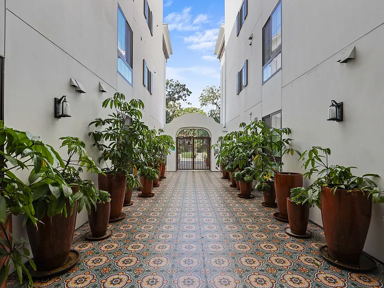 Interior Courtyard of Kelton Madera