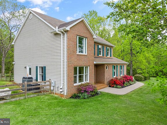 5th image of 8041 Fawn Creek Ln