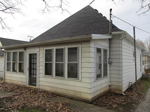 4th image of 276 Parrish Ave