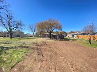 109 Adams St, Cleburne, TX 76033