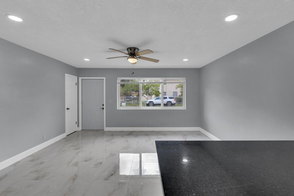 802 SW 10th St #802, photo 5