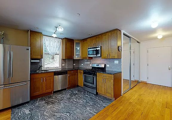 5th image of 2882 W 15th St APT 3