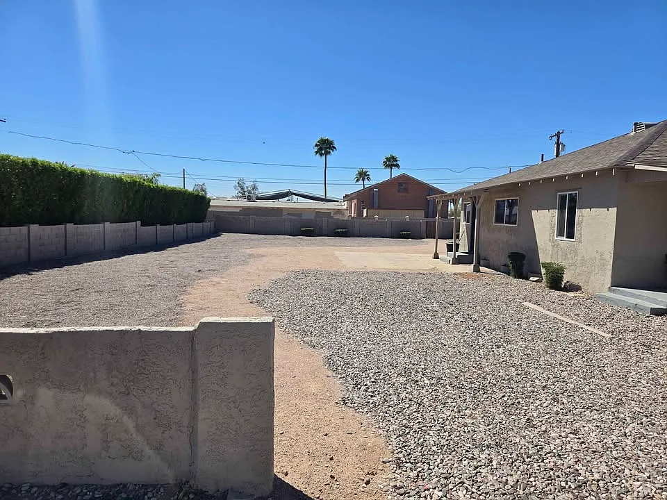 3 bed, 1.5 bath, 1269 sqft, $1,850 — Photo 2