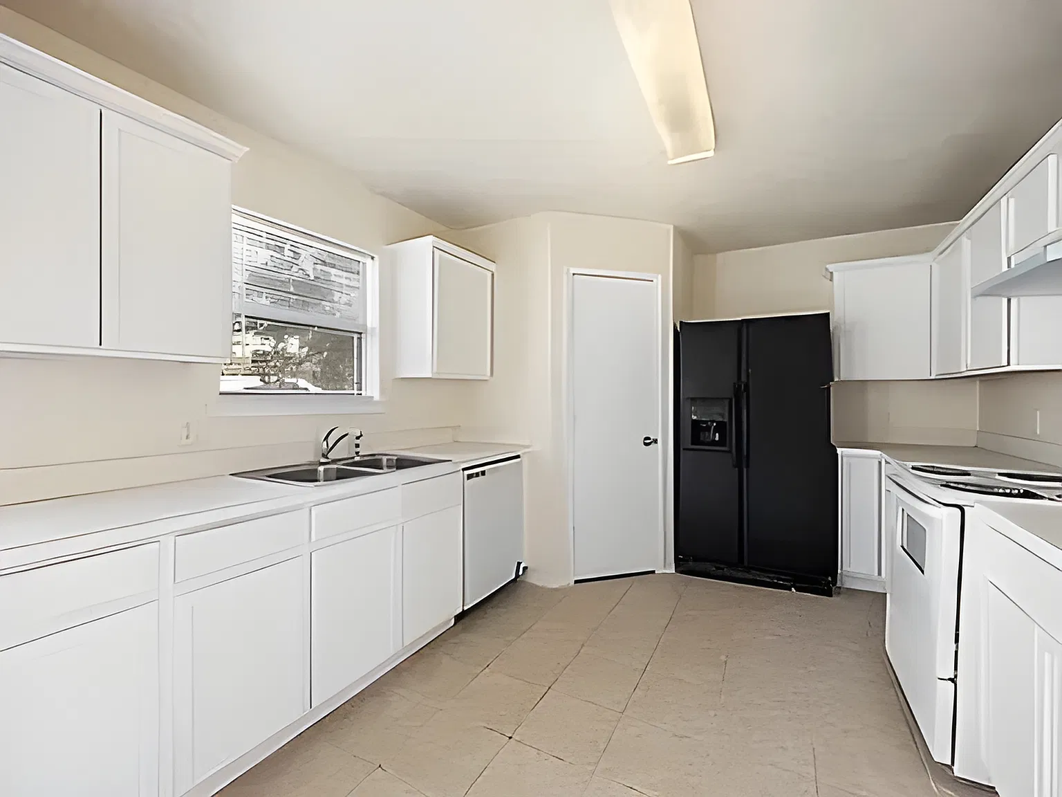 4 bed, 2180 sqft, $2,350 — Photo 4