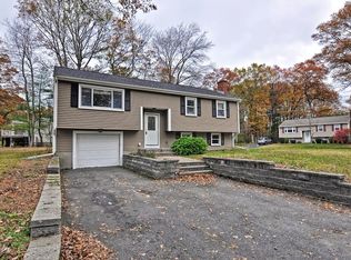 28 Meadow Rd, Medway, MA 02053