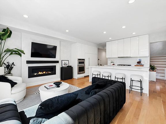 5th image of 722 N Ada St #3