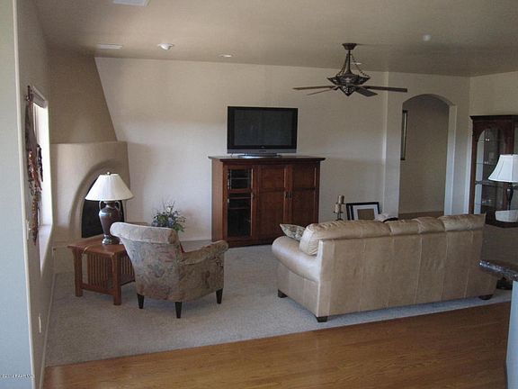 5th image of 2239 Whitetail Ln