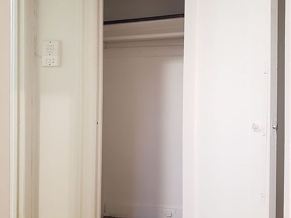 5th image of 24-60 32nd St #C9