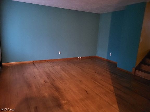 4th image of 1010 E 179th St