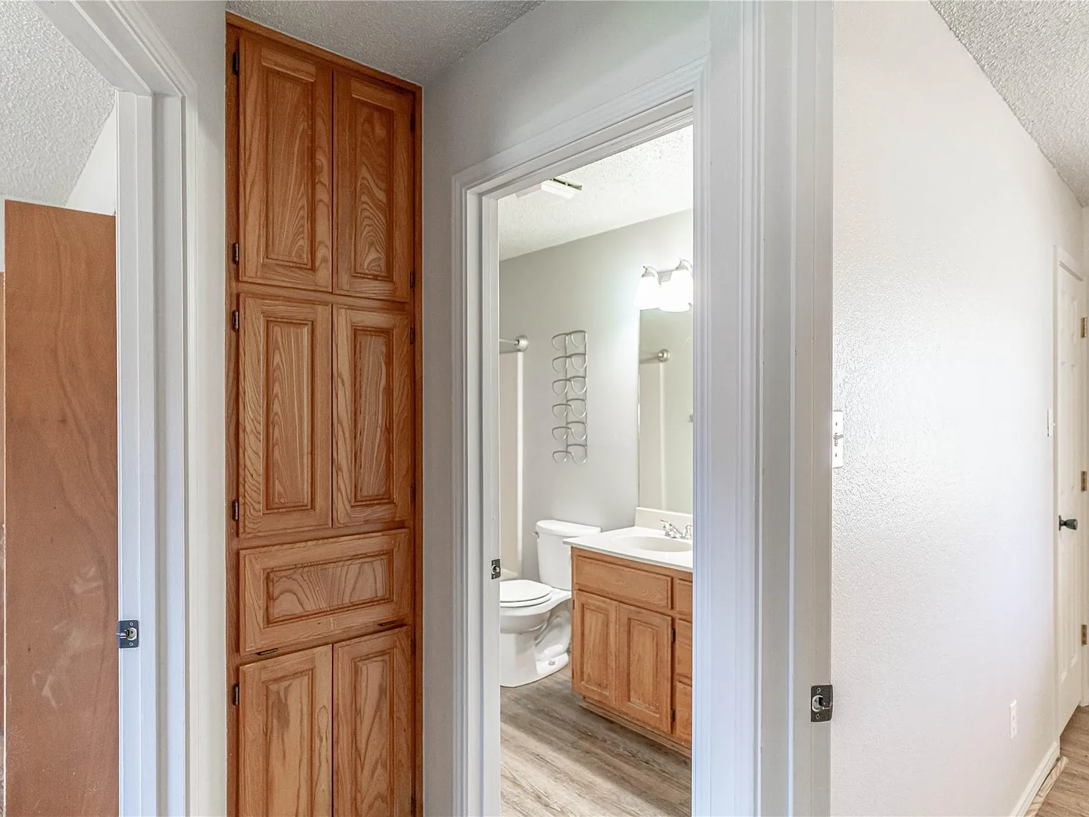 3 bed, 1184 sqft, $1,725 — Photo 3