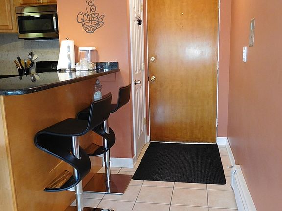 2nd image of 2521 Thatcher Ave APT 3J