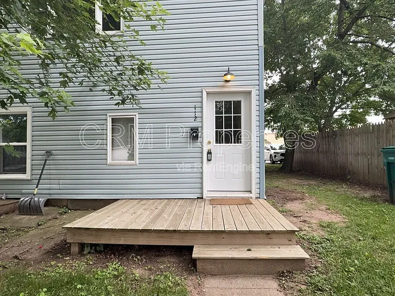 112 N Green St — Photo 2