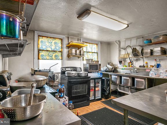 5th image of 10 W Pomfret St