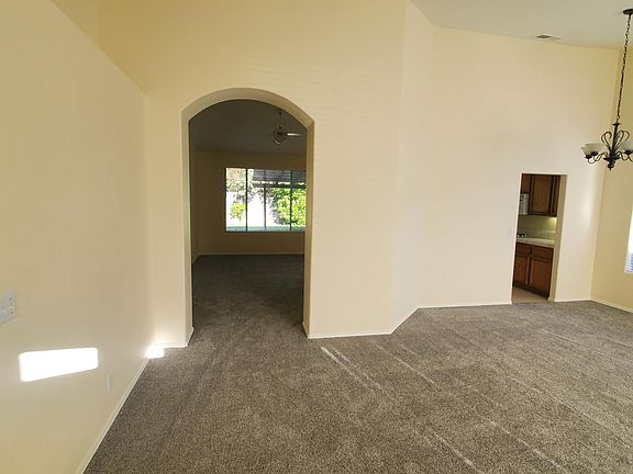3rd image of 1307 Longfellow Cir