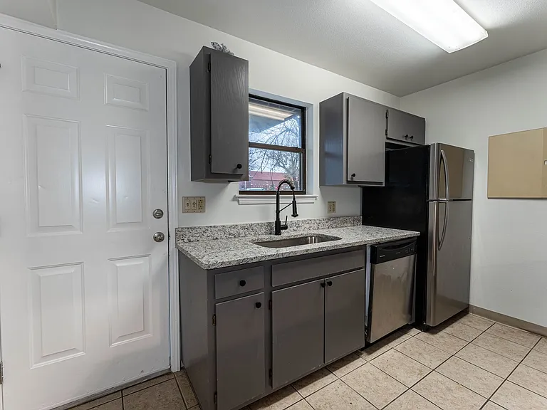 250 N Madison St #C — Photo 2