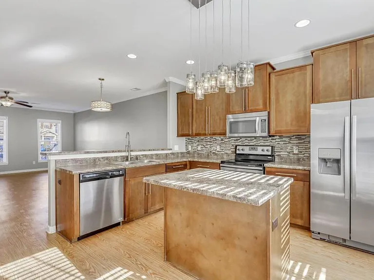 205 Ventura Pl — Photo 23