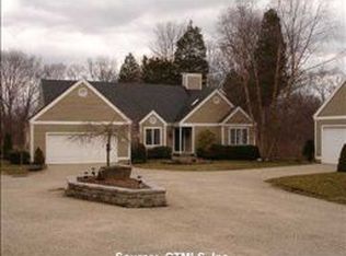 15 Hunting Ridge Farms Rd, Branford, CT 06405