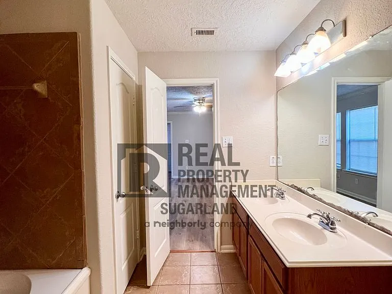 2706 Skyview Downs Dr — Photo 8